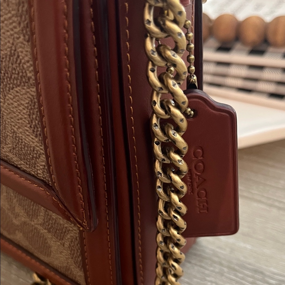 Coach Hutton Brown and Tan shoulder bag - Picture 5 of 16
